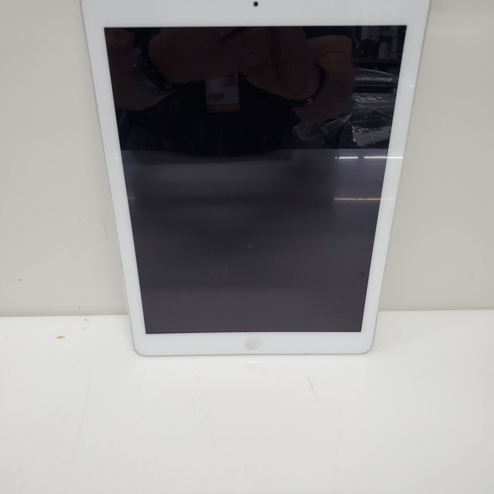 Apple iPad 5 5th Gen 32GB Wi-Fi 9.7" GRADE B Silver