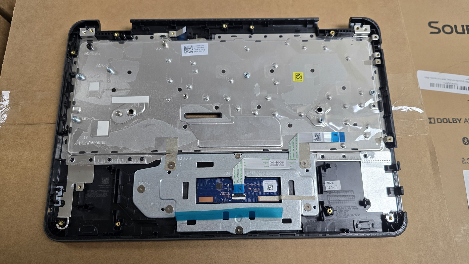 OEM Dell Latitude 3189 Series Palmrest Touchpad Assembly 0WFT0T AP1WW000500 — photo 2