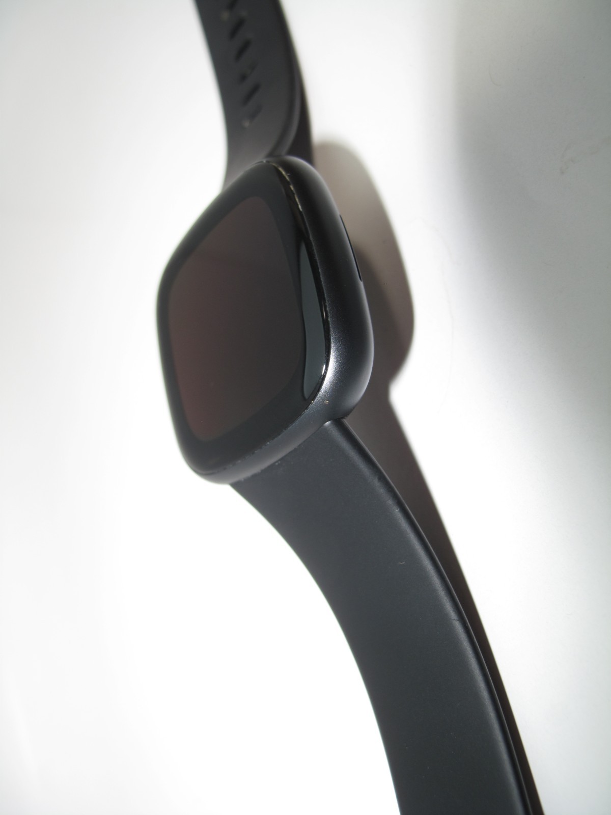 Fitbit Versa 4 Fitness Smartwatch Black Comes With Extra Band — photo 2
