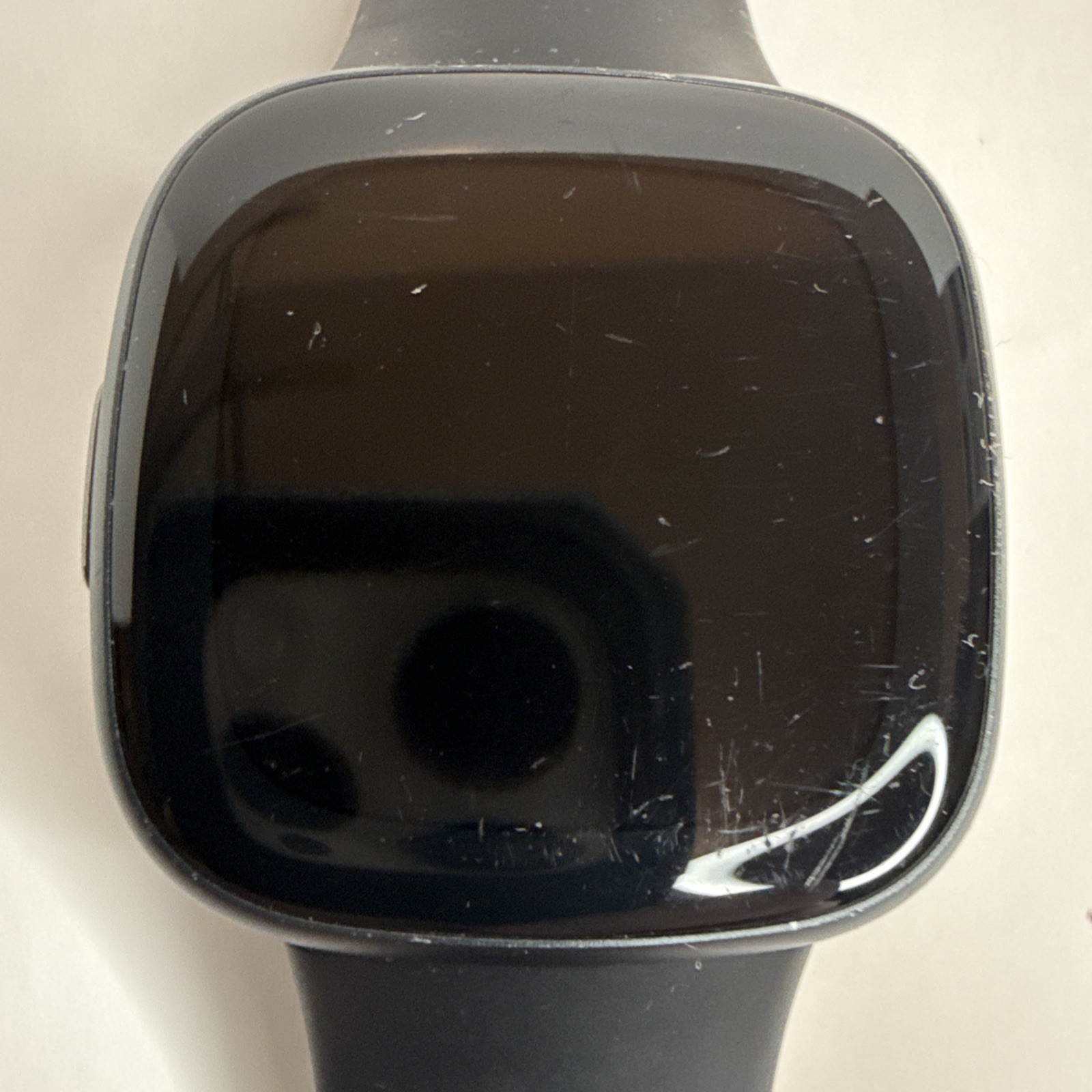 Fitbit Versa 4 Fitness Smartwatch Graphite Aluminum Grade B — photo 2