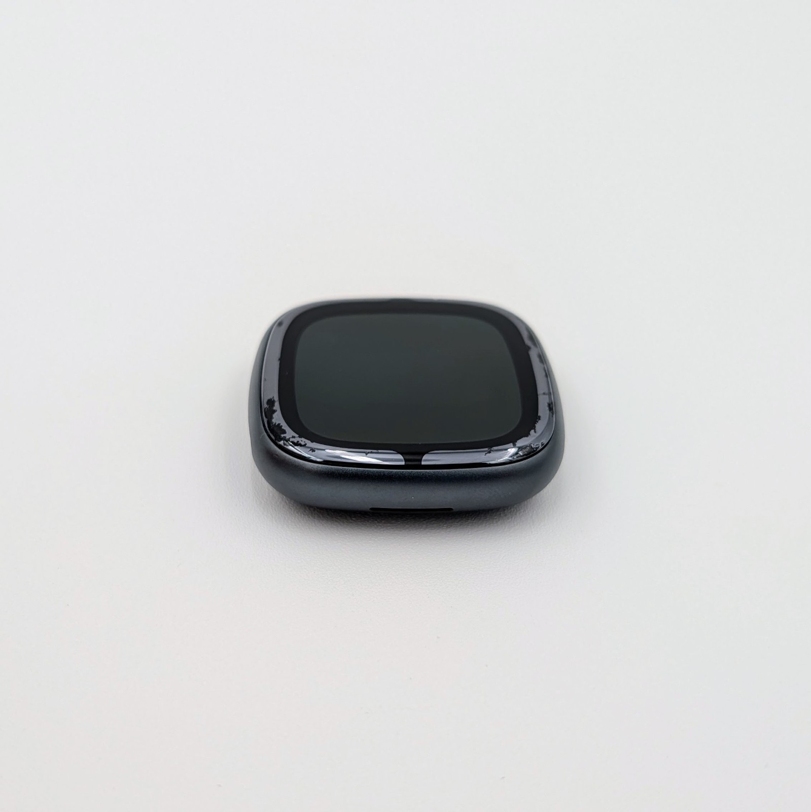 Fitbit Sense 2 Activity Tracker Smartwatch Graphite Watch ONLY Cracked Screen — photo 3