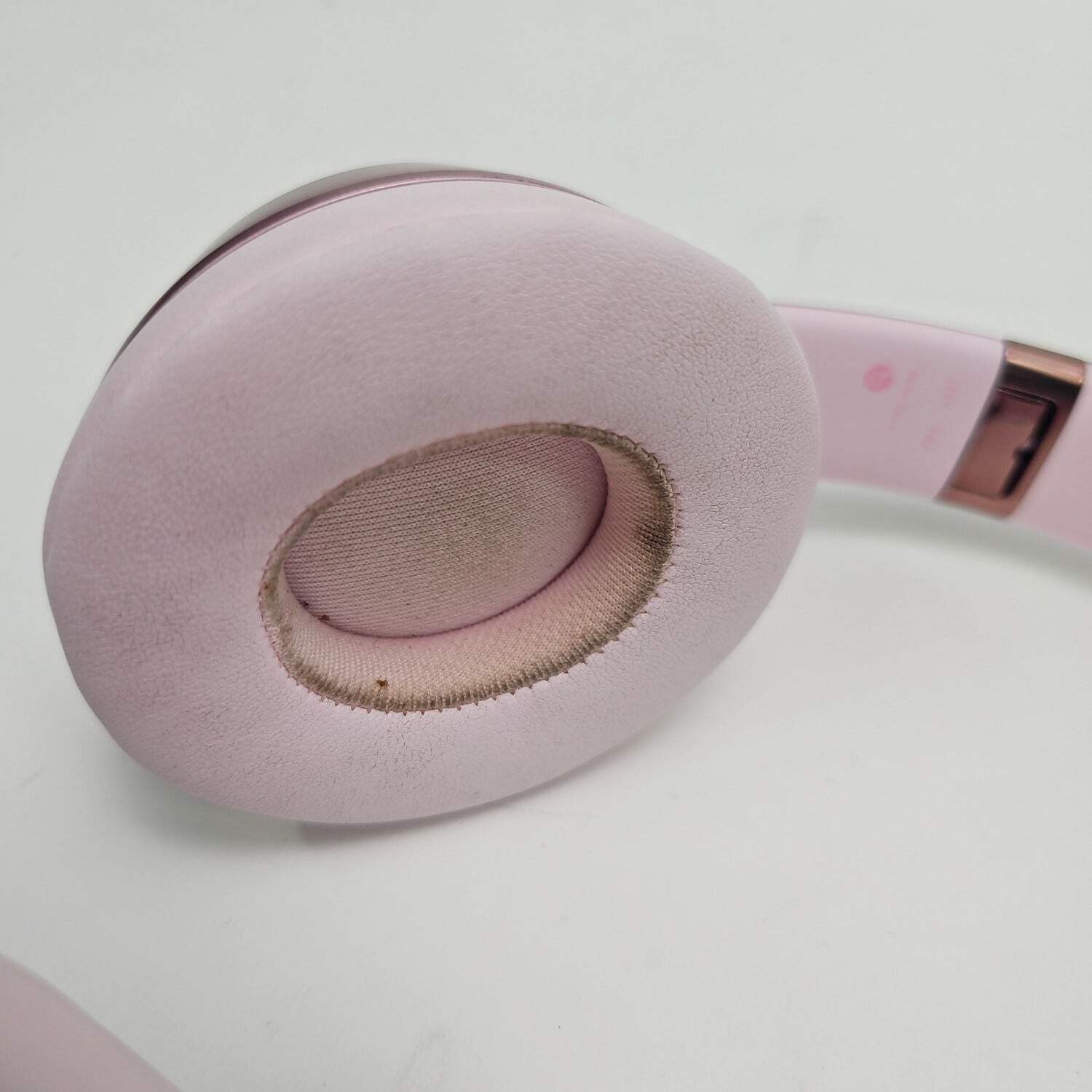 Beats Solo4 Wireless On-Ear Bluetooth Headphones Cloud Pink With Box Case — photo 5