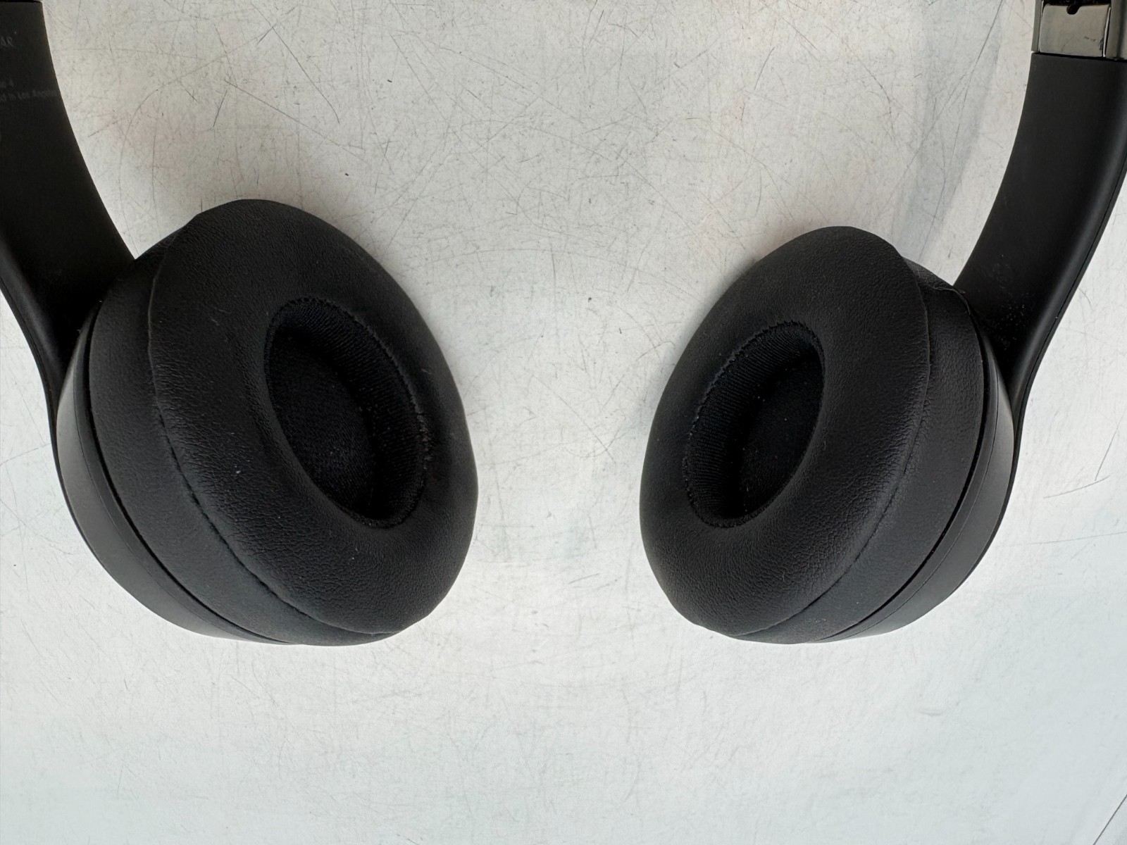 Beats Solo 4 Wireless Over-Ear Bluetooth Headphones NO CHARGER — photo 2