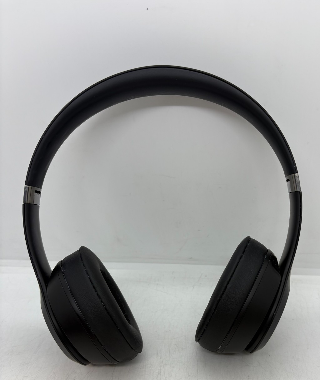Beats Solo 4 Wireless Over-Ear Bluetooth Headphones NO CHARGER — photo 5