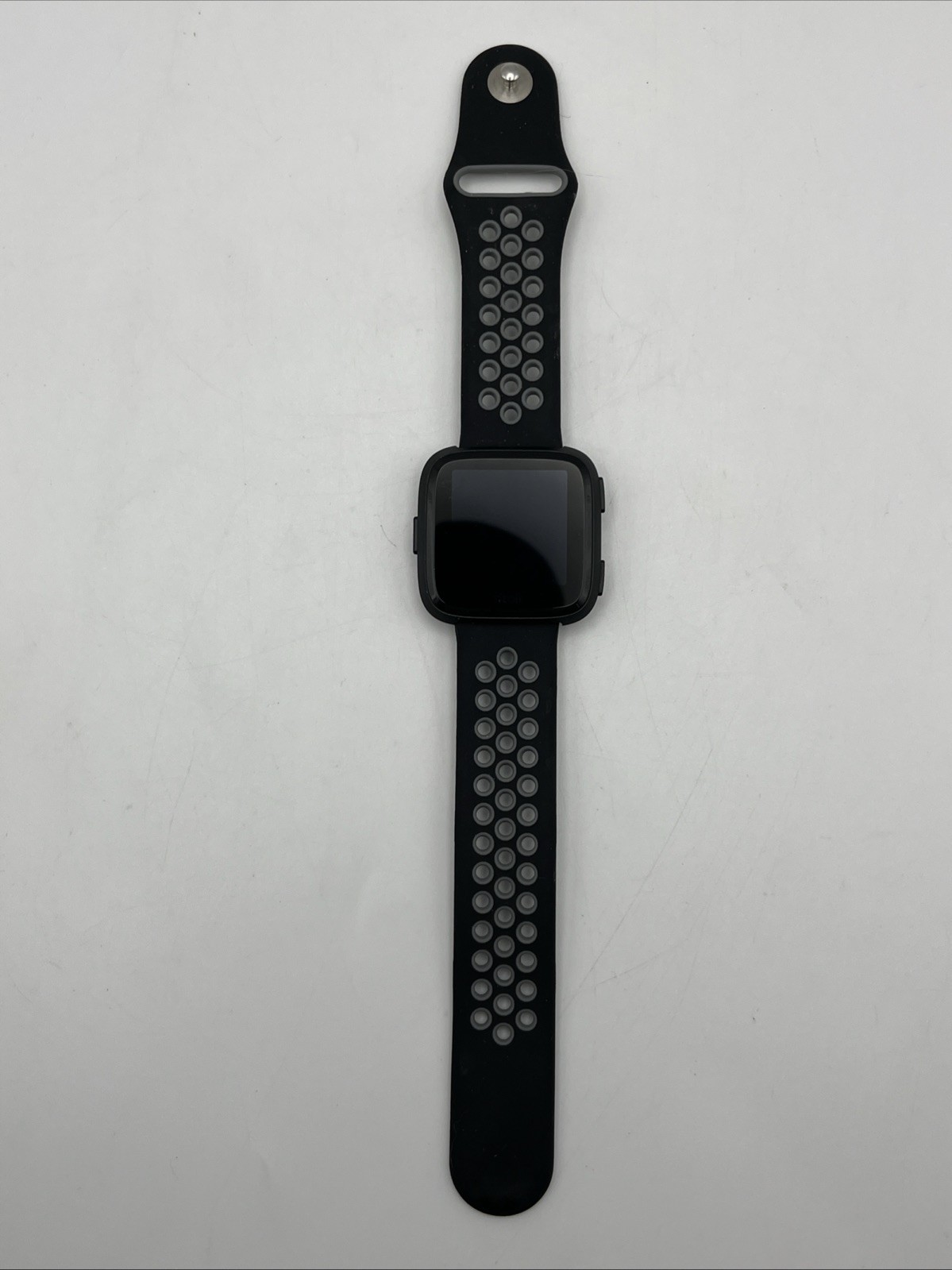 Fitbit Versa FB504 1st Gen Smartwatch Size Large — photo 2