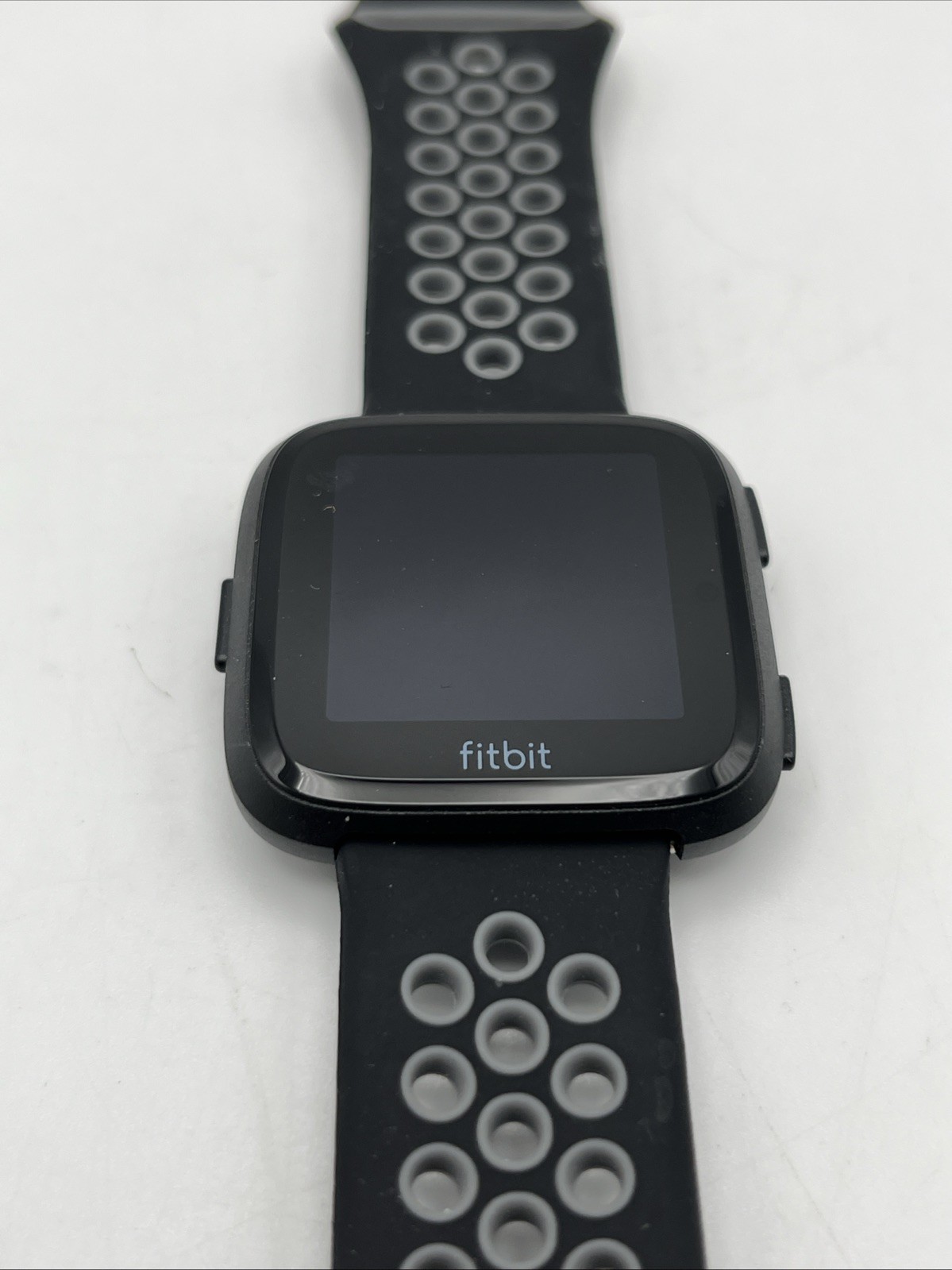 Fitbit Versa FB504 1st Gen Smartwatch Size Large — photo 3