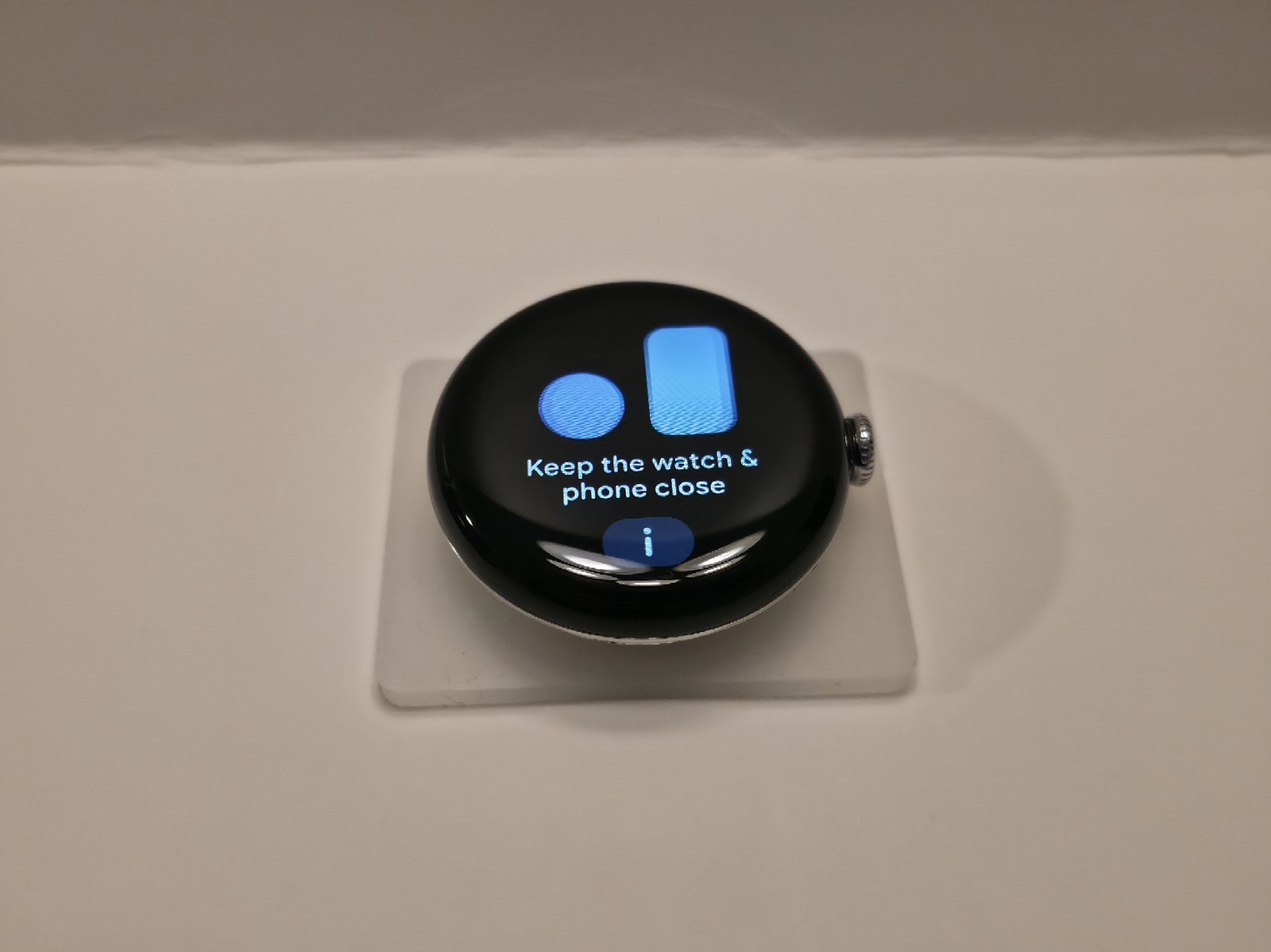 Google Pixel Watch 3 41mm Polished Silver Aluminum Porcelain Active Band Wi-Fi — photo 3
