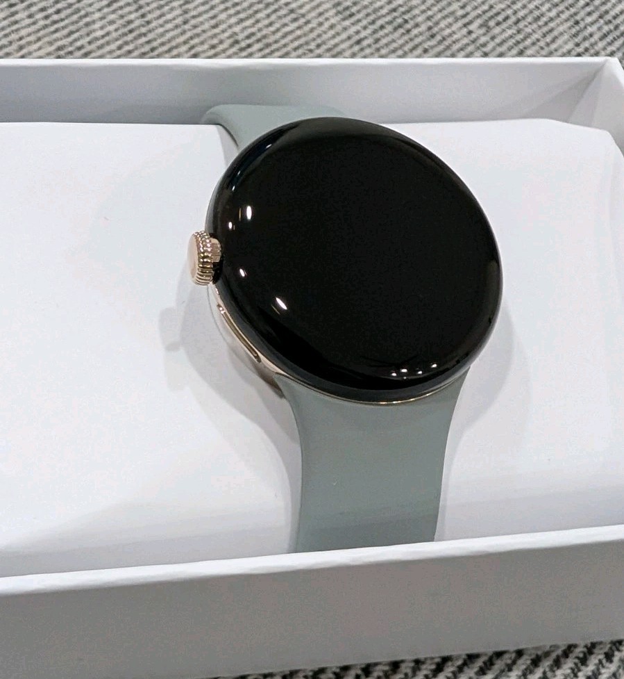 Google Pixel Watch 1st Gen Champagne Gold Stainless Steel Case, Hazel Band — photo 2