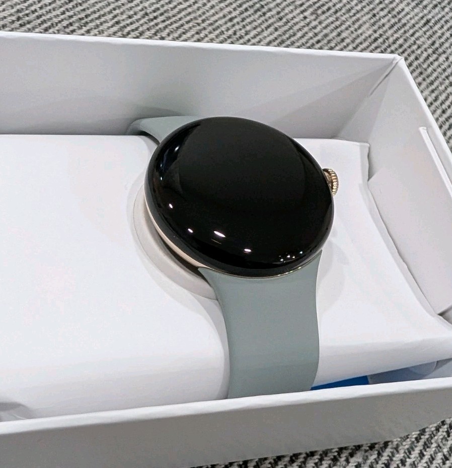 Google Pixel Watch 1st Gen Champagne Gold Stainless Steel Case, Hazel Band — photo 5