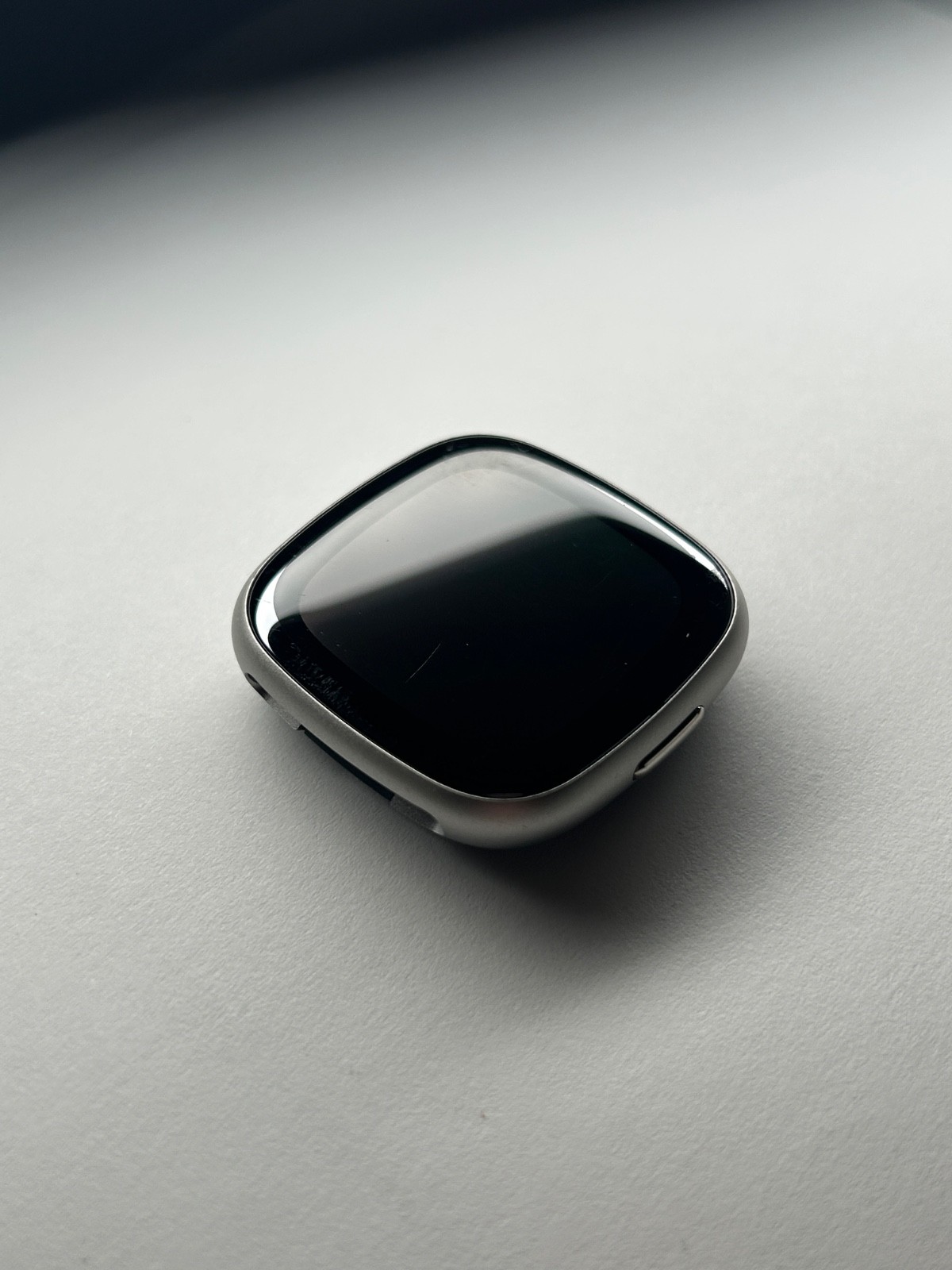 Fitbit VERSA Advanced Health Smartwatch Watch Only Grey — photo 3