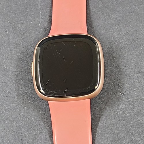 Fitbit Versa 1st GEN Fitness Activity Tracker Watch Rose Gold GRADE B — photo 2