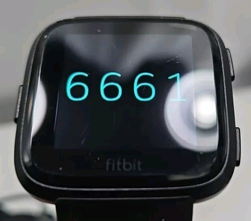 Fitbit Versa FB504 Activity Tracker Smartwatch - Black — photo 5