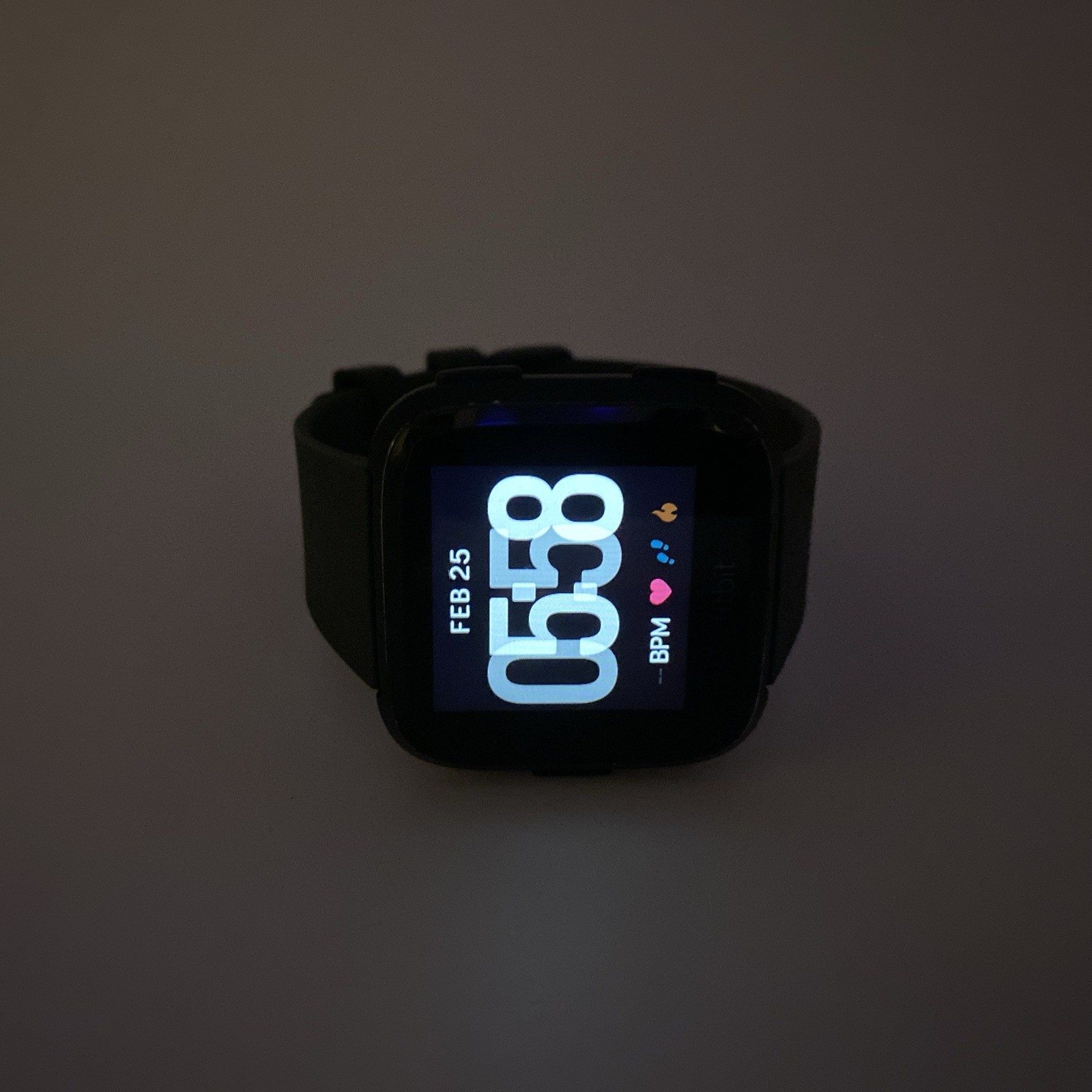 Fitbit Versa Smart Watch Fitness Tracker FB504 Activity Tracker - Black, Large — photo 2