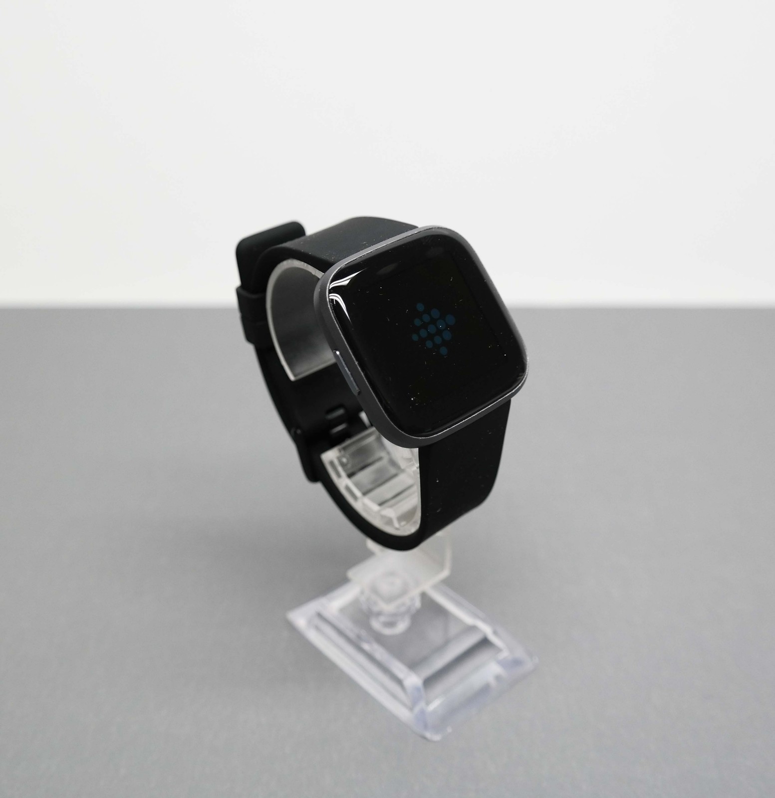 Fitbit Versa 2 FB507 Health And Fitness Smartwatch - Carbon/Black — photo 2