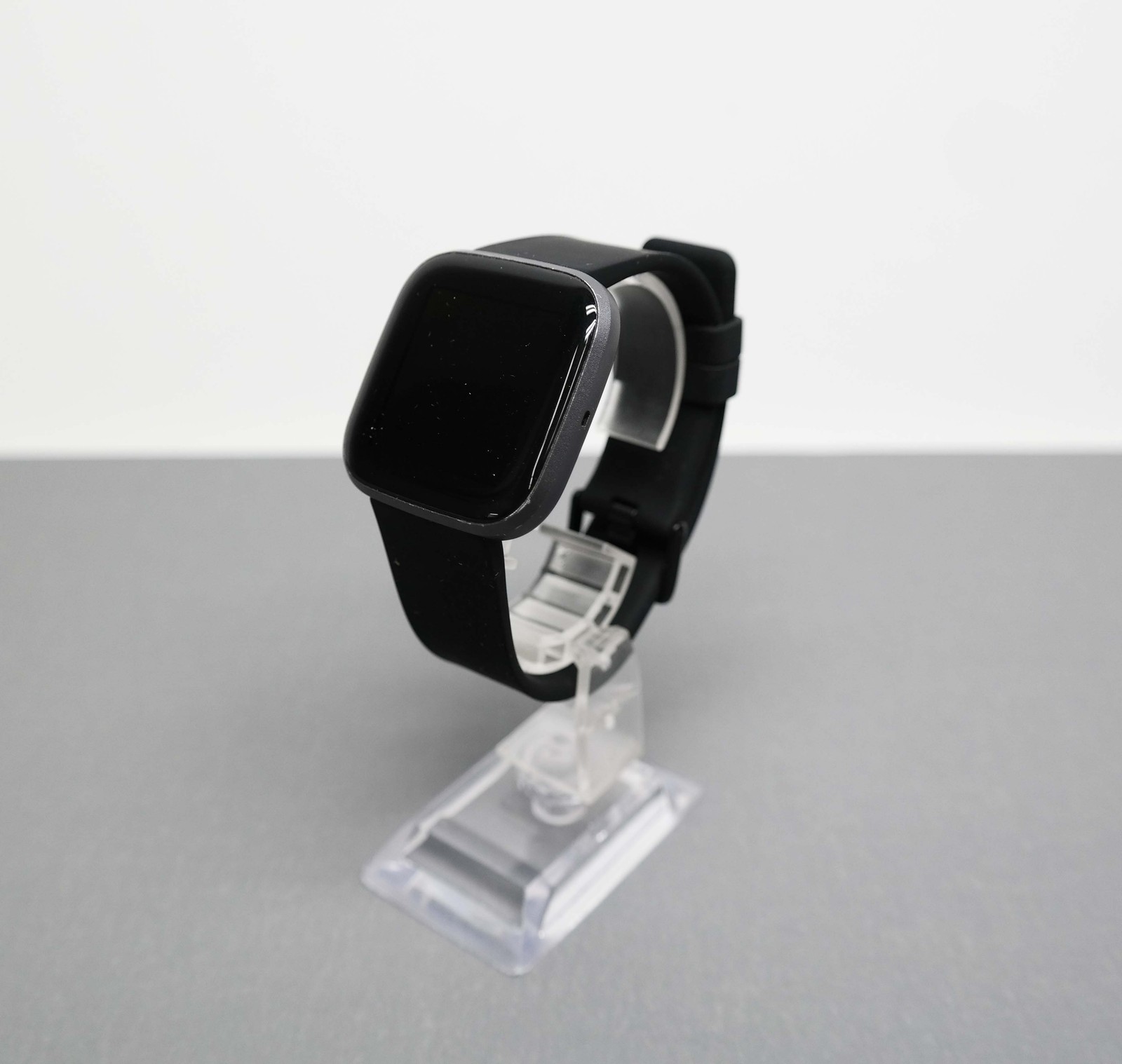 Fitbit Versa 2 FB507 Health And Fitness Smartwatch - Carbon/Black — photo 3