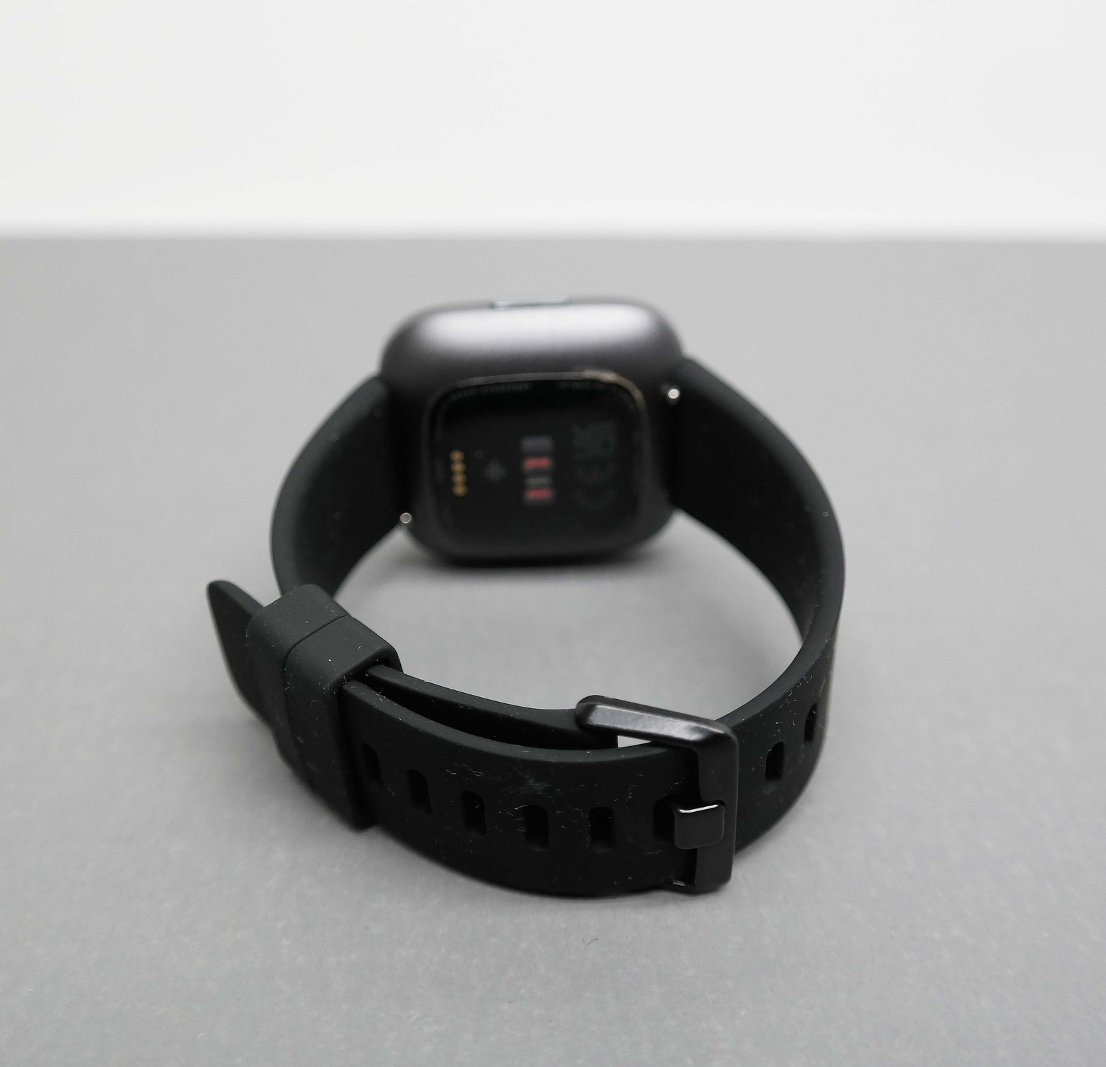 Fitbit Versa 2 FB507 Health And Fitness Smartwatch - Carbon/Black — photo 4