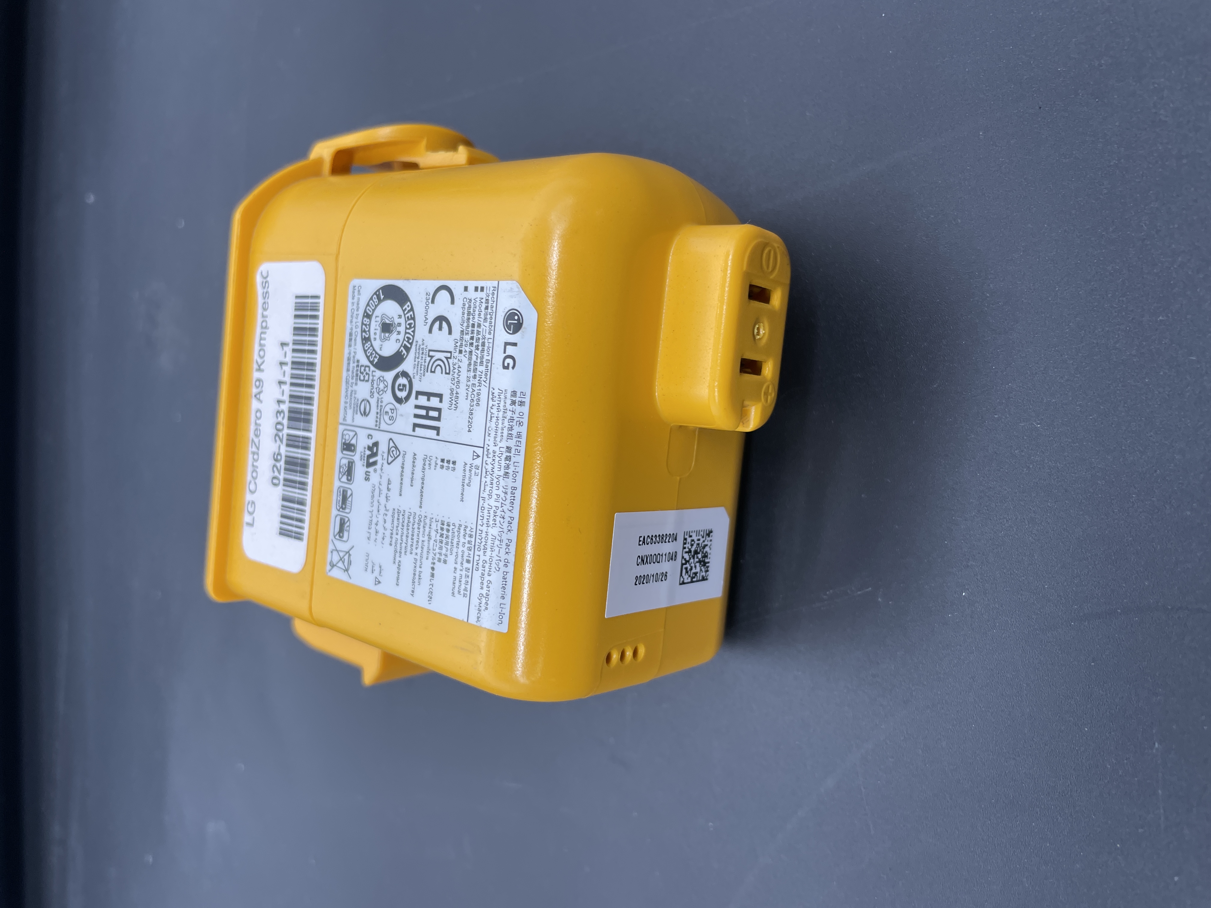 Original LG CordZero A900 A902 A905 A906 A907 A908 Li-ion Battery USED — photo 2