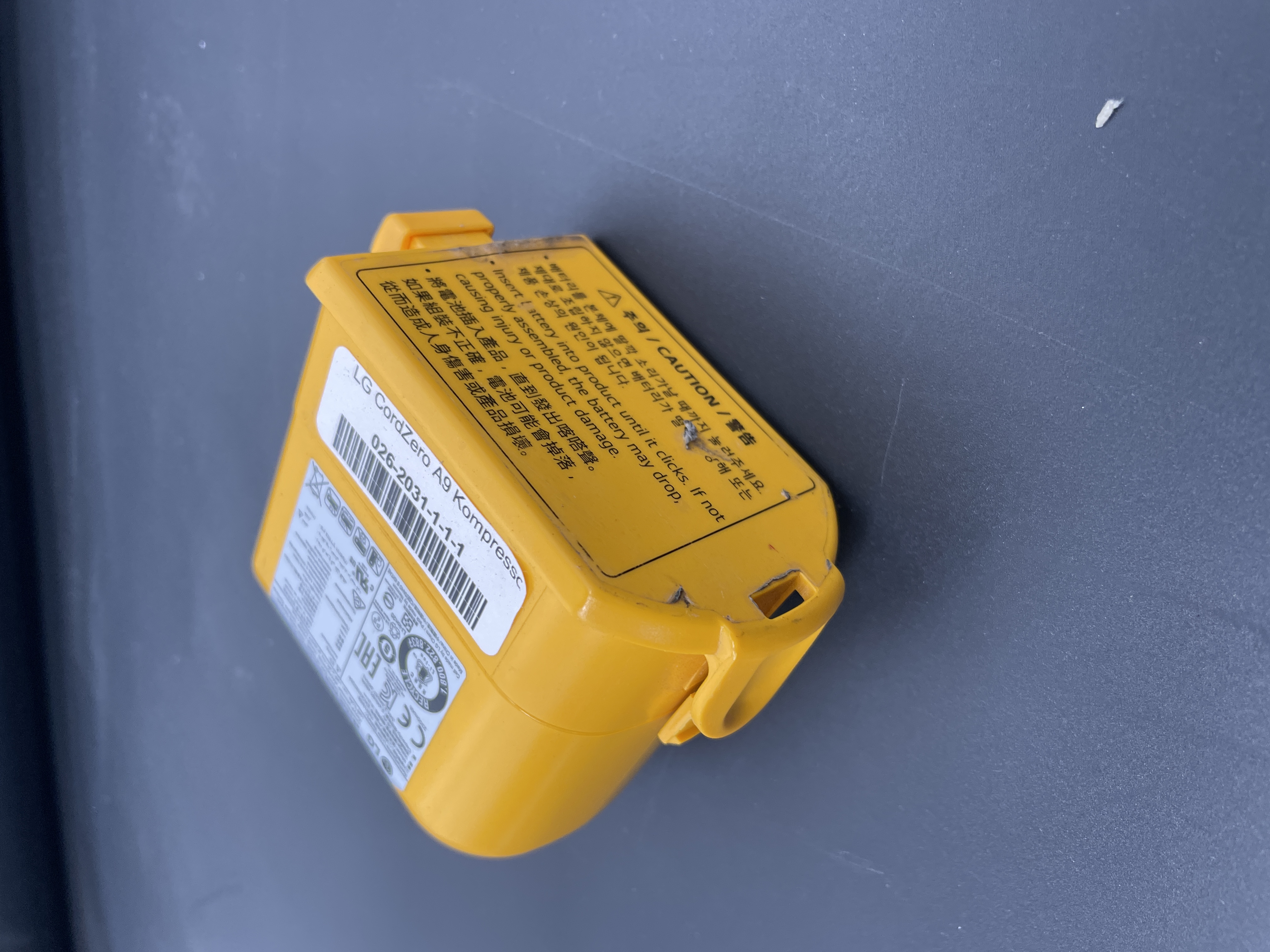 Original LG CordZero A900 A902 A905 A906 A907 A908 Li-ion Battery USED — photo 3