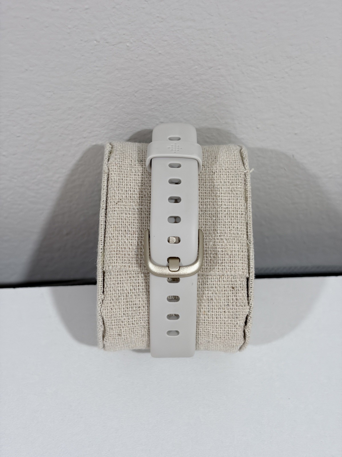Fitbit Luxe FB422  Activity Fitness Lunar White Gold Large Band — photo 3