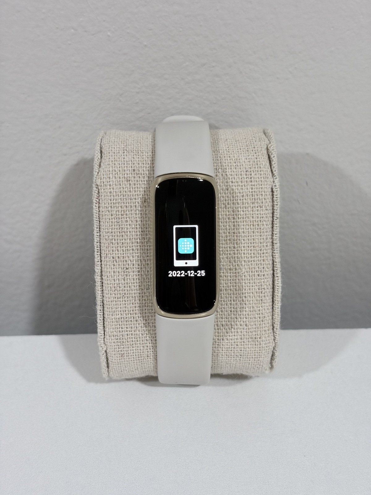 Fitbit Luxe FB422  Activity Fitness Lunar White Gold Large Band — photo 4