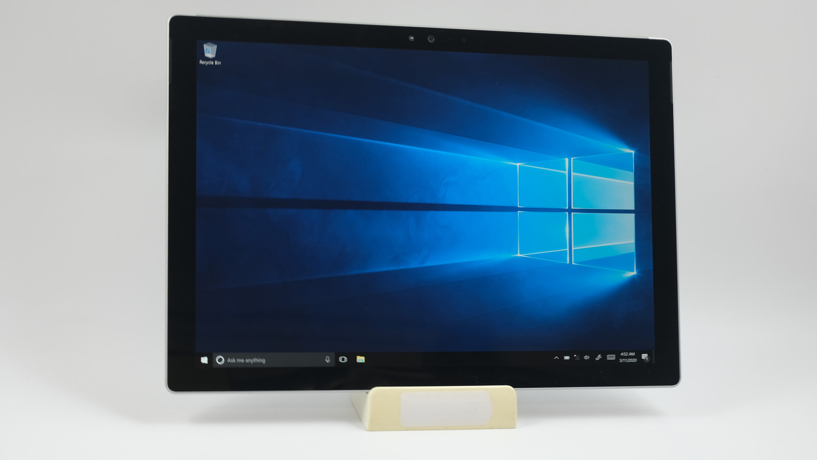 Microsoft Surface Pro 4 1724 12.3" i5-6300U 2.40GHz 4GB RAM 128GB SSD READ